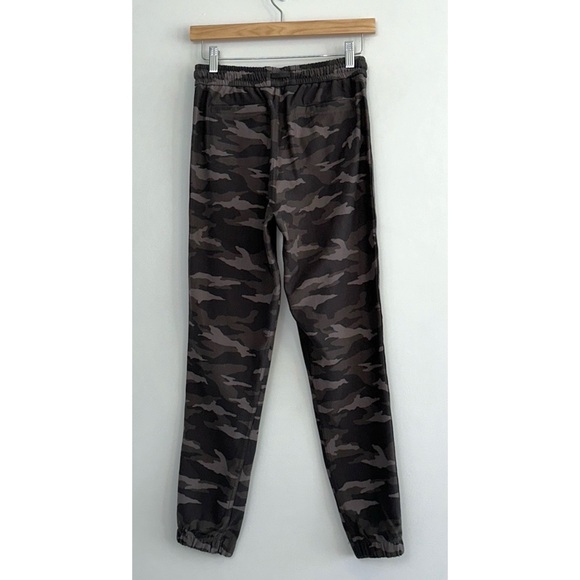 ATHLETA Farallon Jogger in Camo - Picture 9 of 14